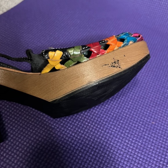 LOVIN’ CAMI ARTESANIAS CLOGS - Picture 5 of 6